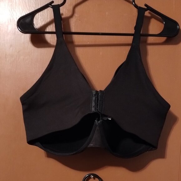 LOT OF 2 40G CACIQUE BACK SMOOTHING LIGHTLY LINED BRAS- BEIGE AND BLACK - Picture 3 of 4